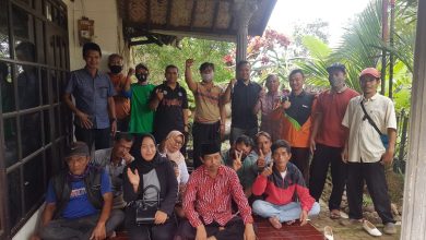 Photo of Saat Reses, Deni Tampung Keluhan Warga Karanglayung Terkait Kartu Tani