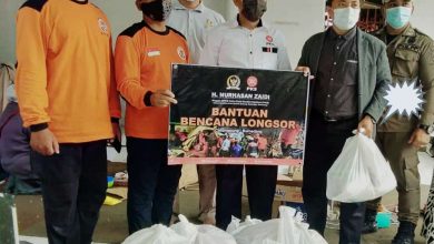 Photo of Salurkan Bantuan Bagi Korban Longsor Cimanggung, Nurhasan: Antisipasi Zona Rawan Longsor Susulan