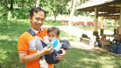 Photo of Sisi Lain Latansa PKS Sumedang, Giliran Ayah yang Gendong Anak Bayi